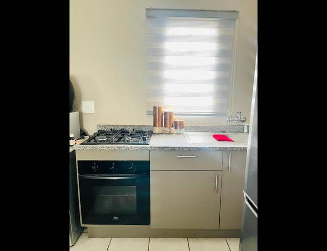 2 BEDROOM HOUSE FOR SALE IN SOUTH HILLS